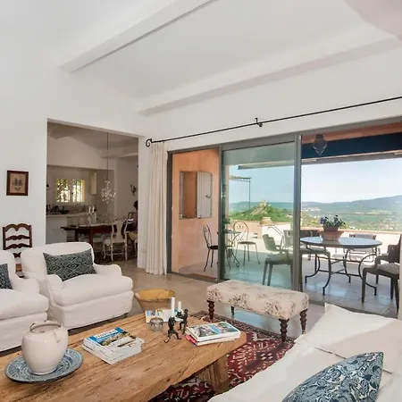 Sleeps 6 Pool Air Con Wifi Vila
