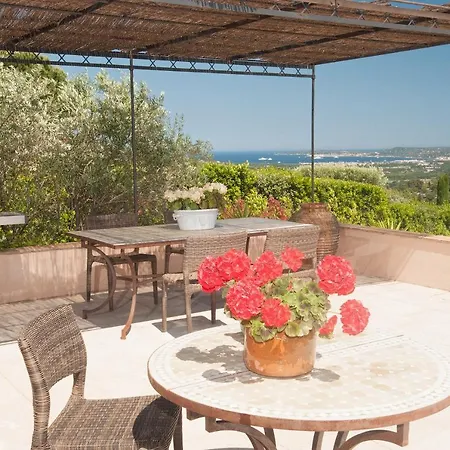 Sleeps 6 Pool Air Con Wifi