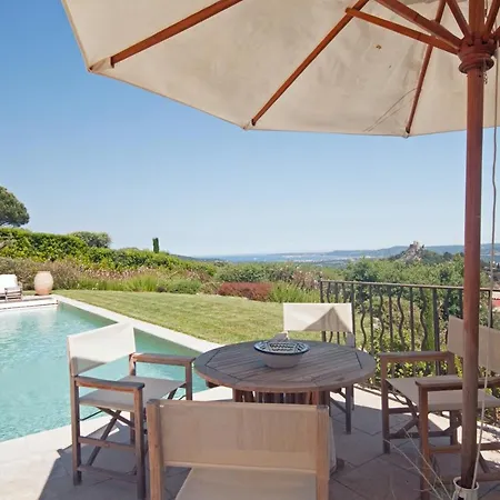 Vila Sleeps 6 Pool Air Con Wifi *